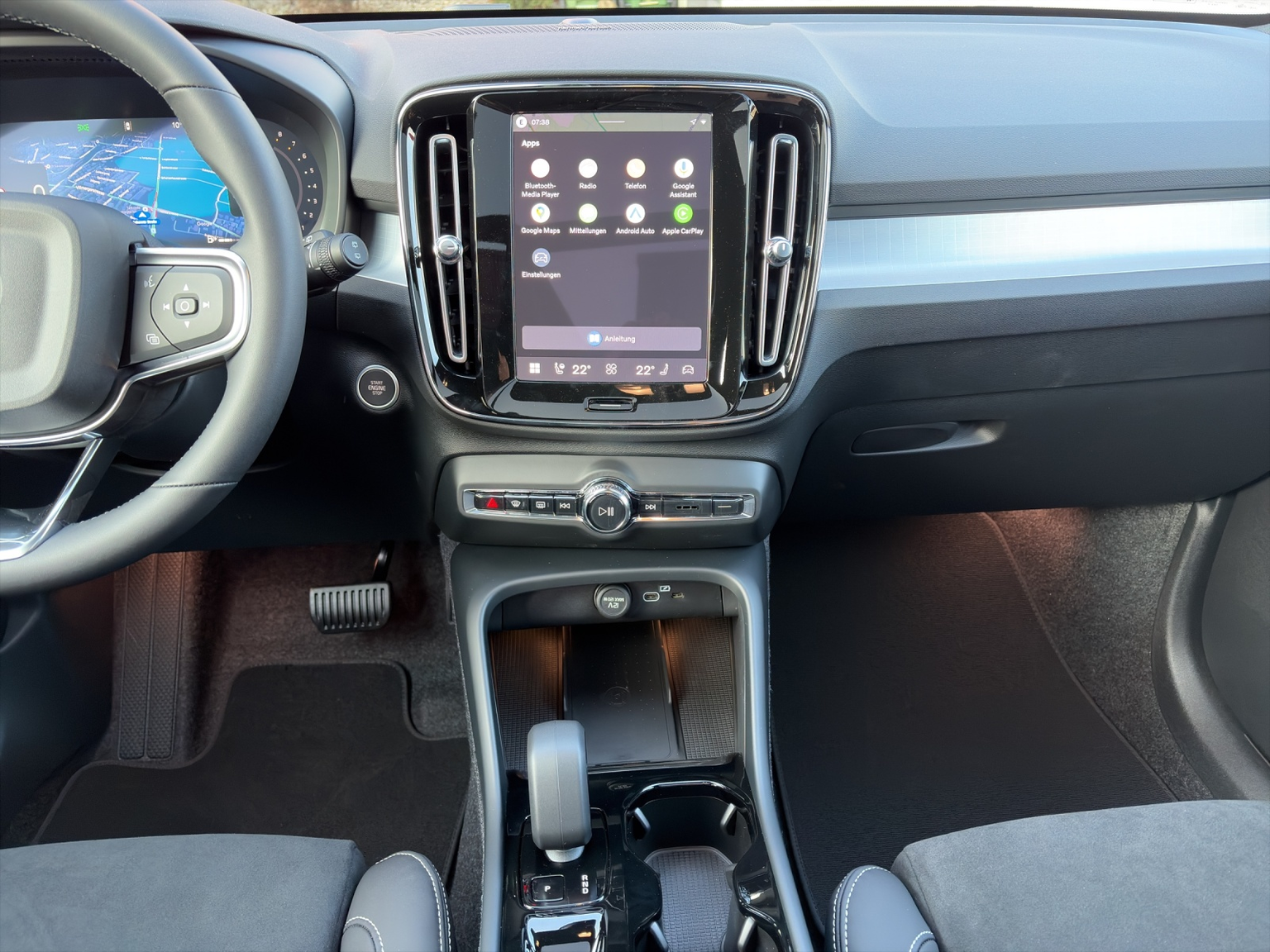 VOLVO XC40 2.0 B4 MH Black Edition
