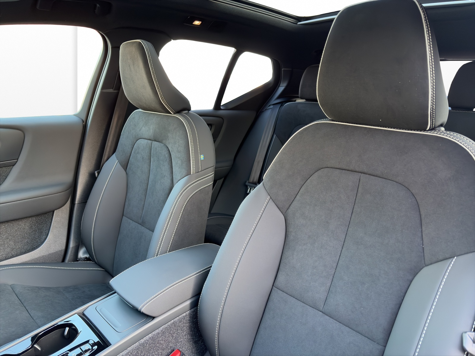 VOLVO XC40 2.0 B4 MH Black Edition