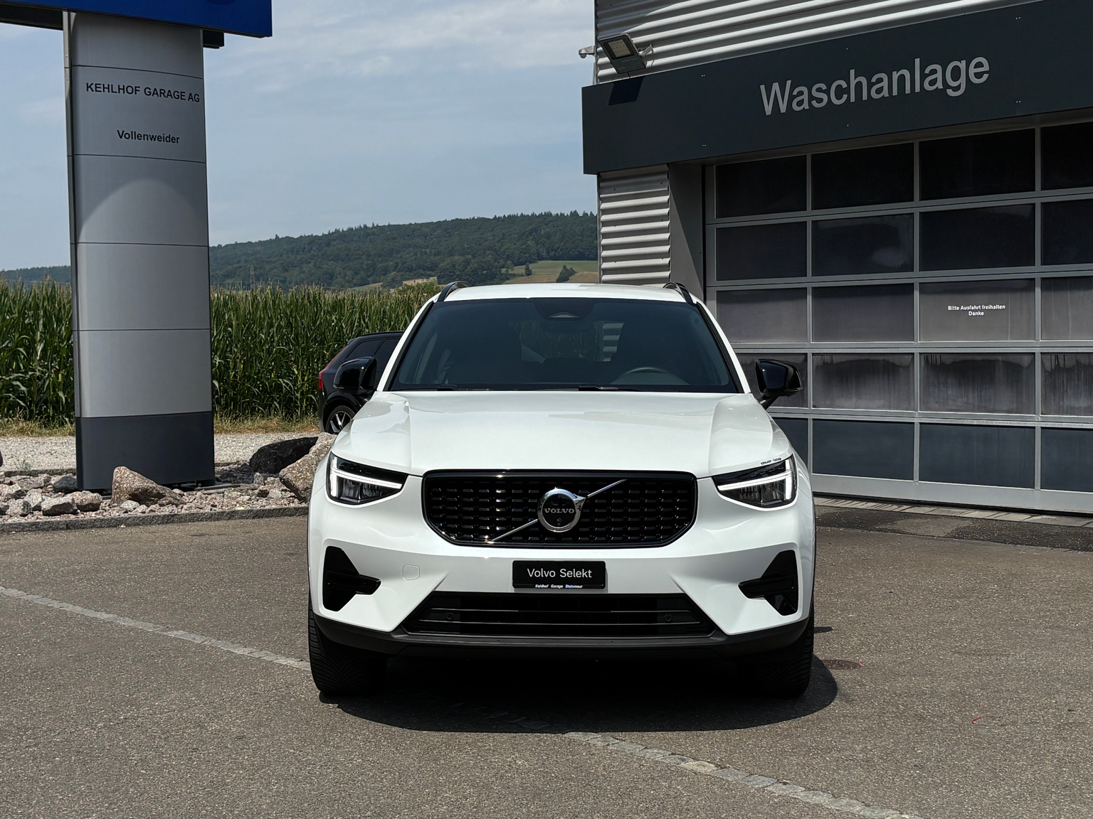 VOLVO XC40 2.0 B4 MH Plus Dark