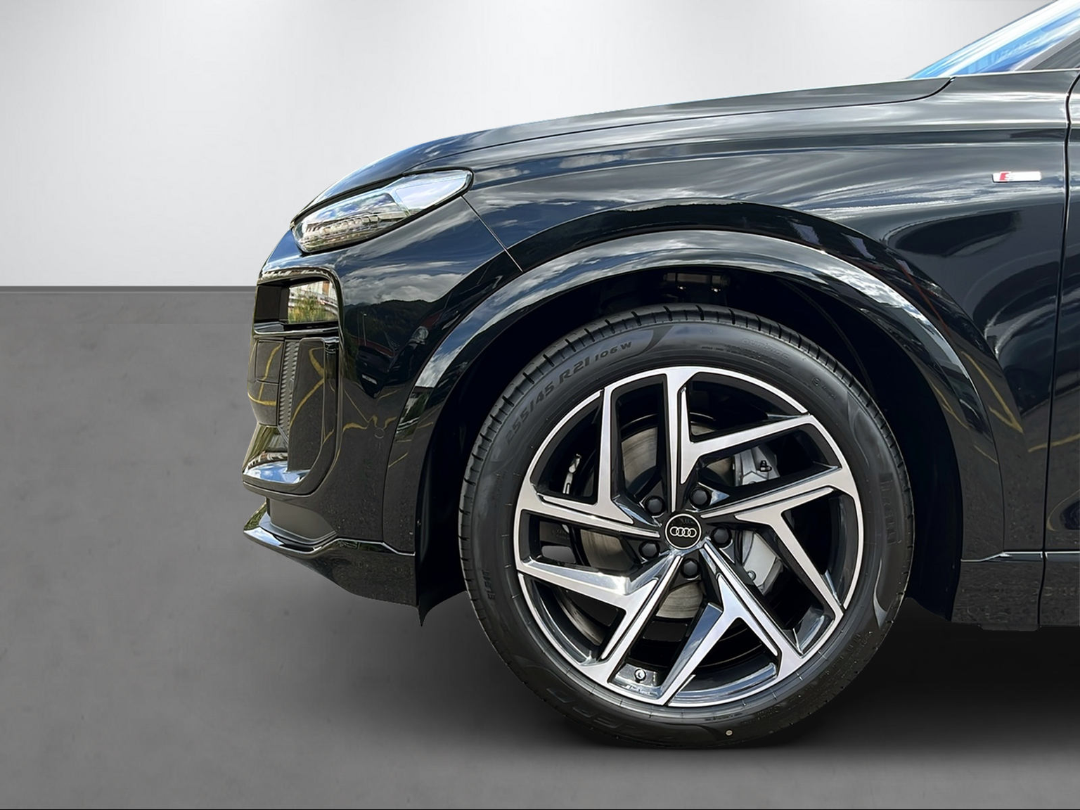 AUDI Q6 SUV e-tron quattro 428PS/315kW BEV elektrisch