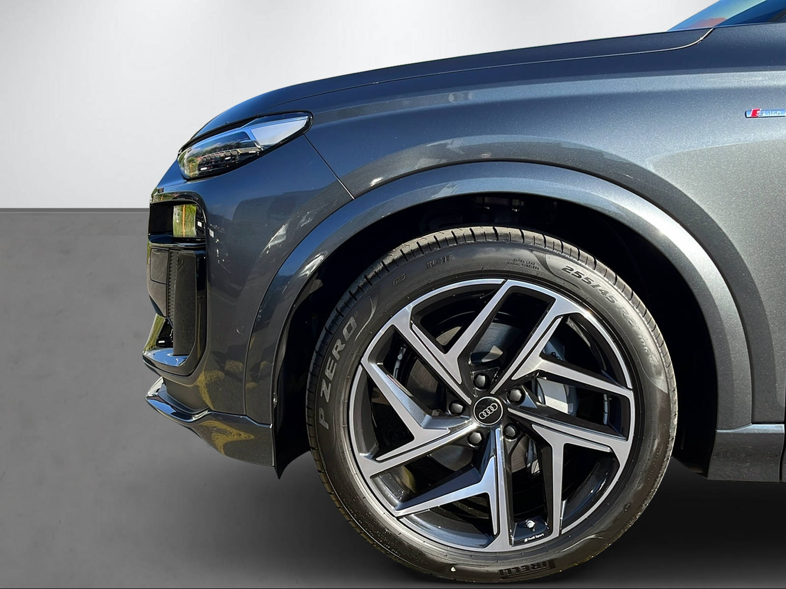 AUDI Q6 SUV e-tron quattro 428PS/315kW BEV elektrisch