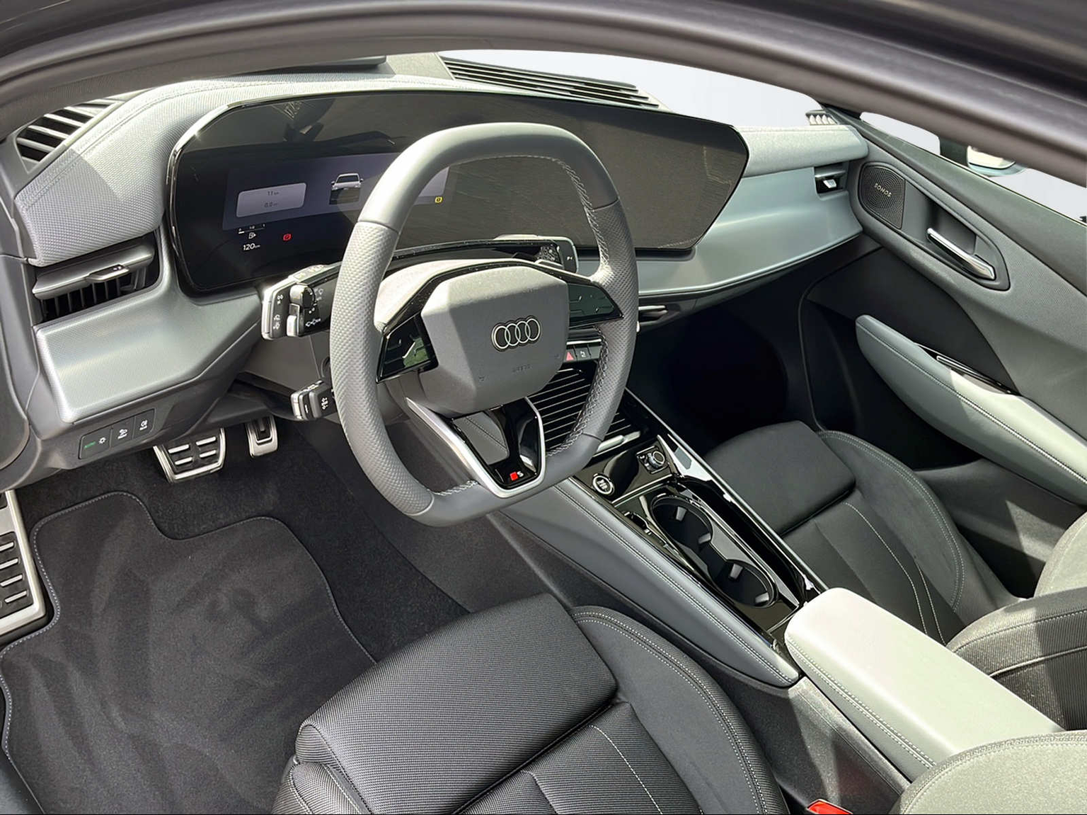 AUDI Q3 SUV TDI quattro 142 kW