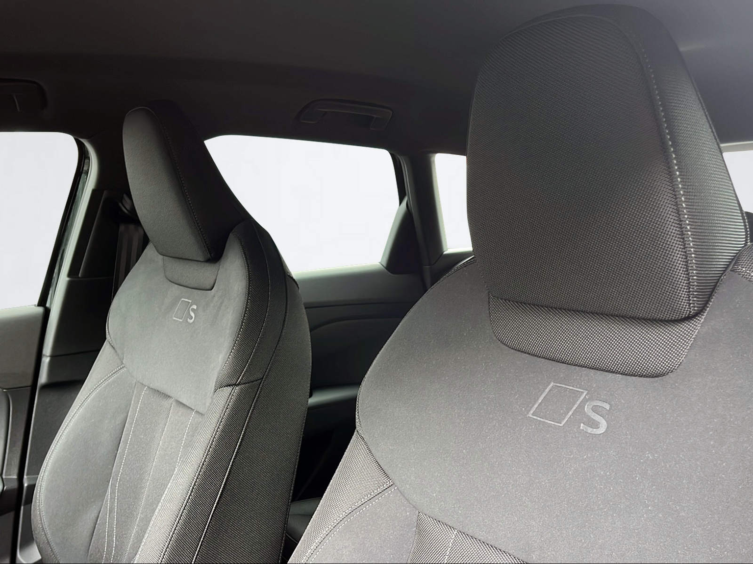 AUDI Q3 SUV TDI quattro 142 kW S t 2000ccm 193PS/142kW 4 Zylinder TDI Diesel