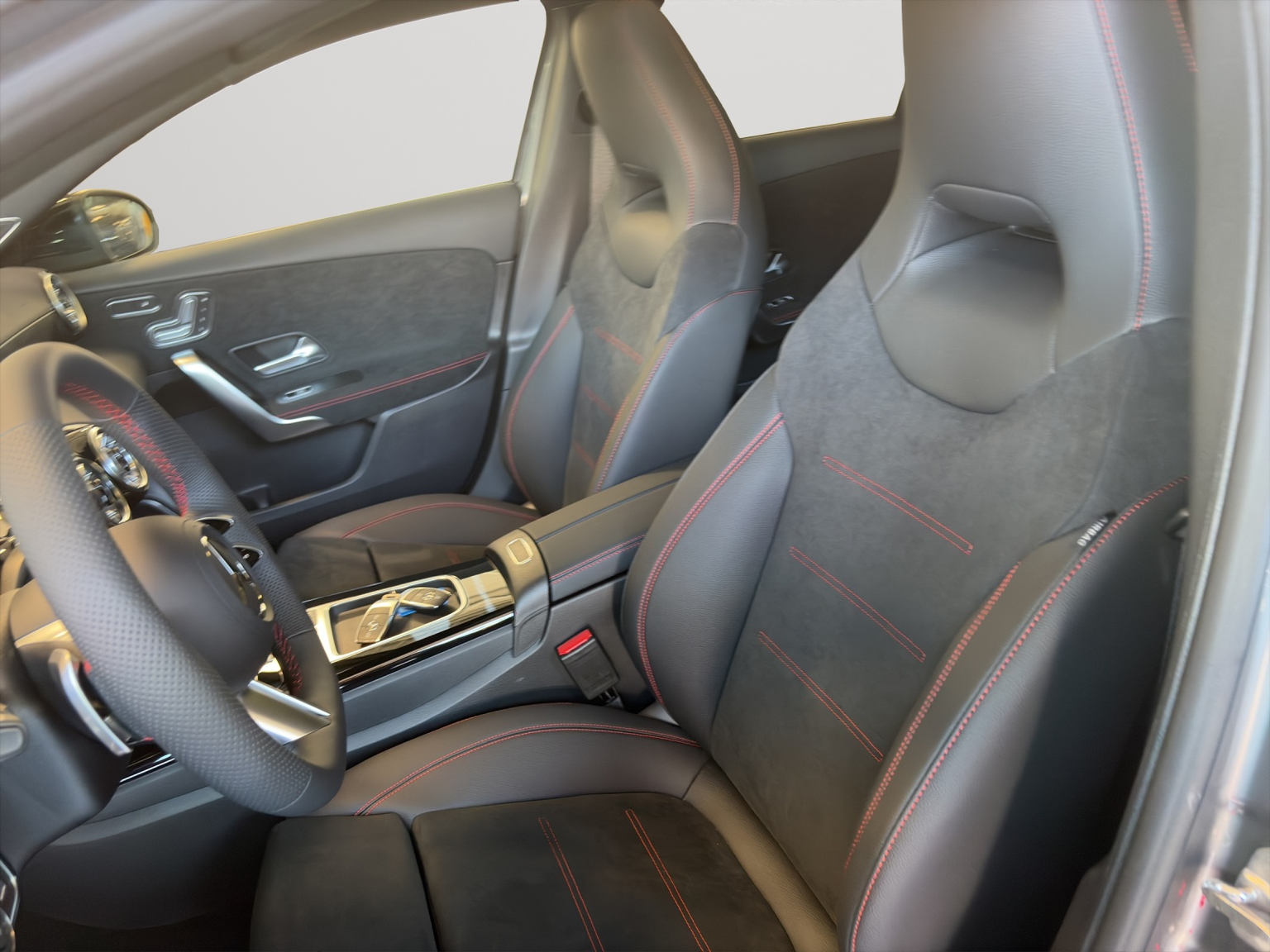 MERCEDES-BENZ A 220 4Matic 8G-DCT