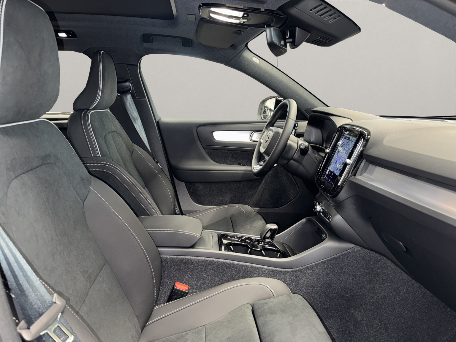 VOLVO XC40 2.0 B4 MH Ultra Dark