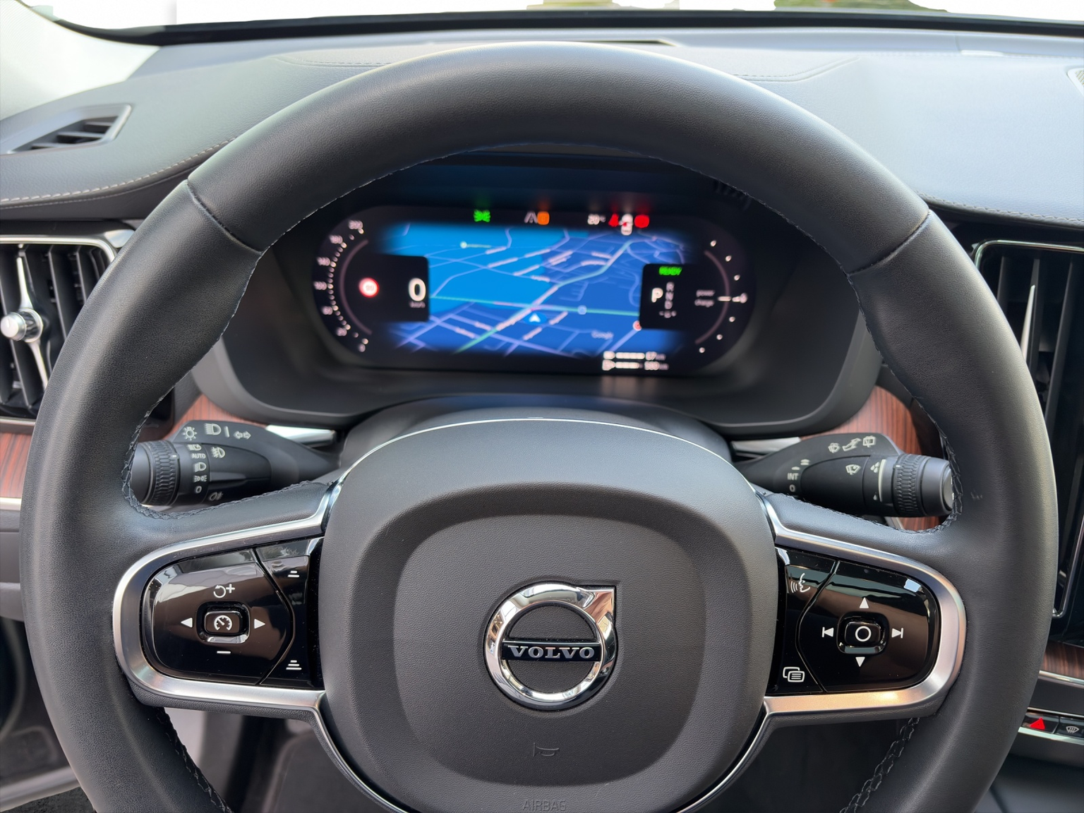 VOLVO XC60 2.0 T6 TE Ultimate Bright eAWD