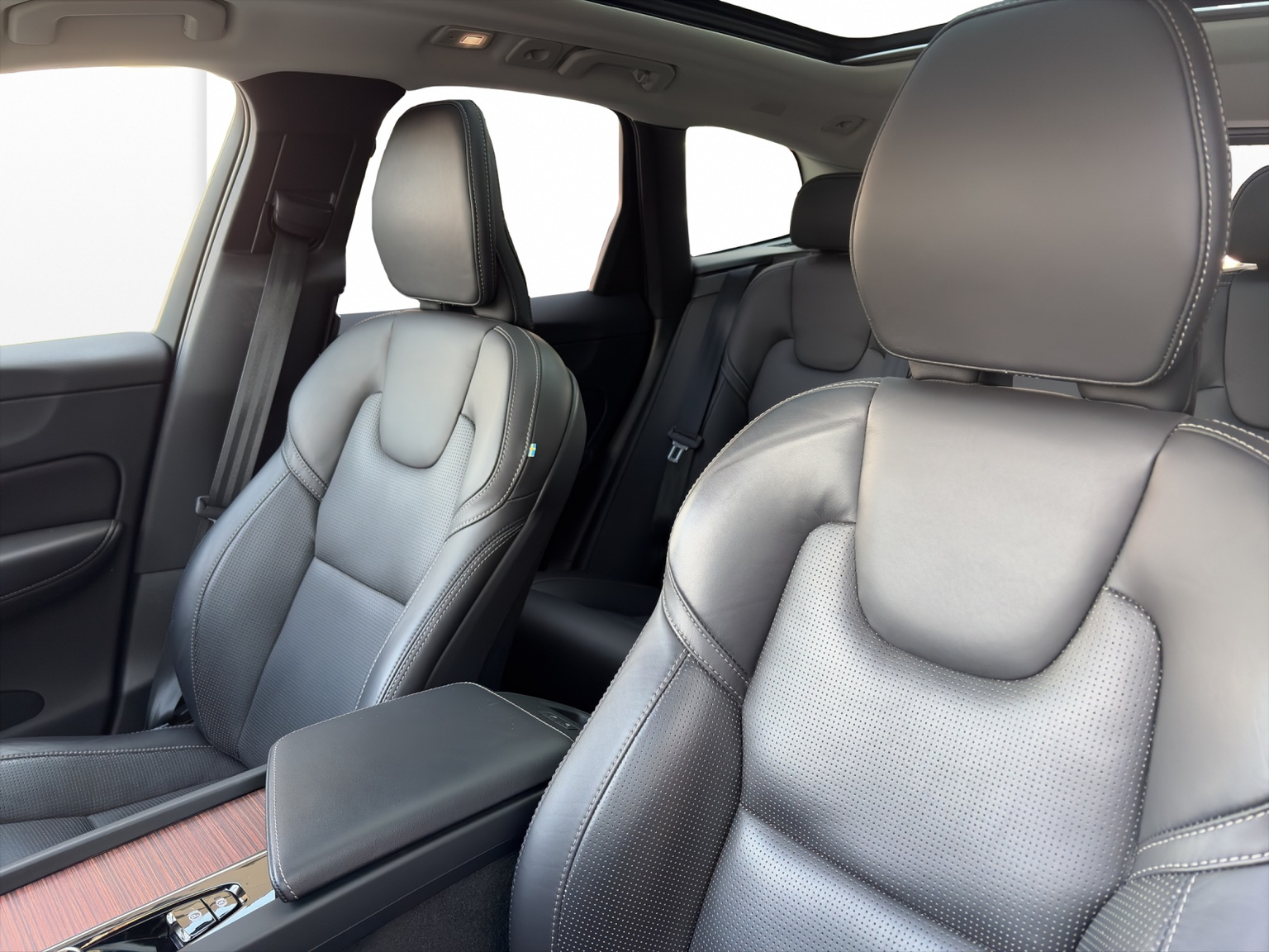 VOLVO XC60 2.0 T6 TE Ultimate Bright eAWD