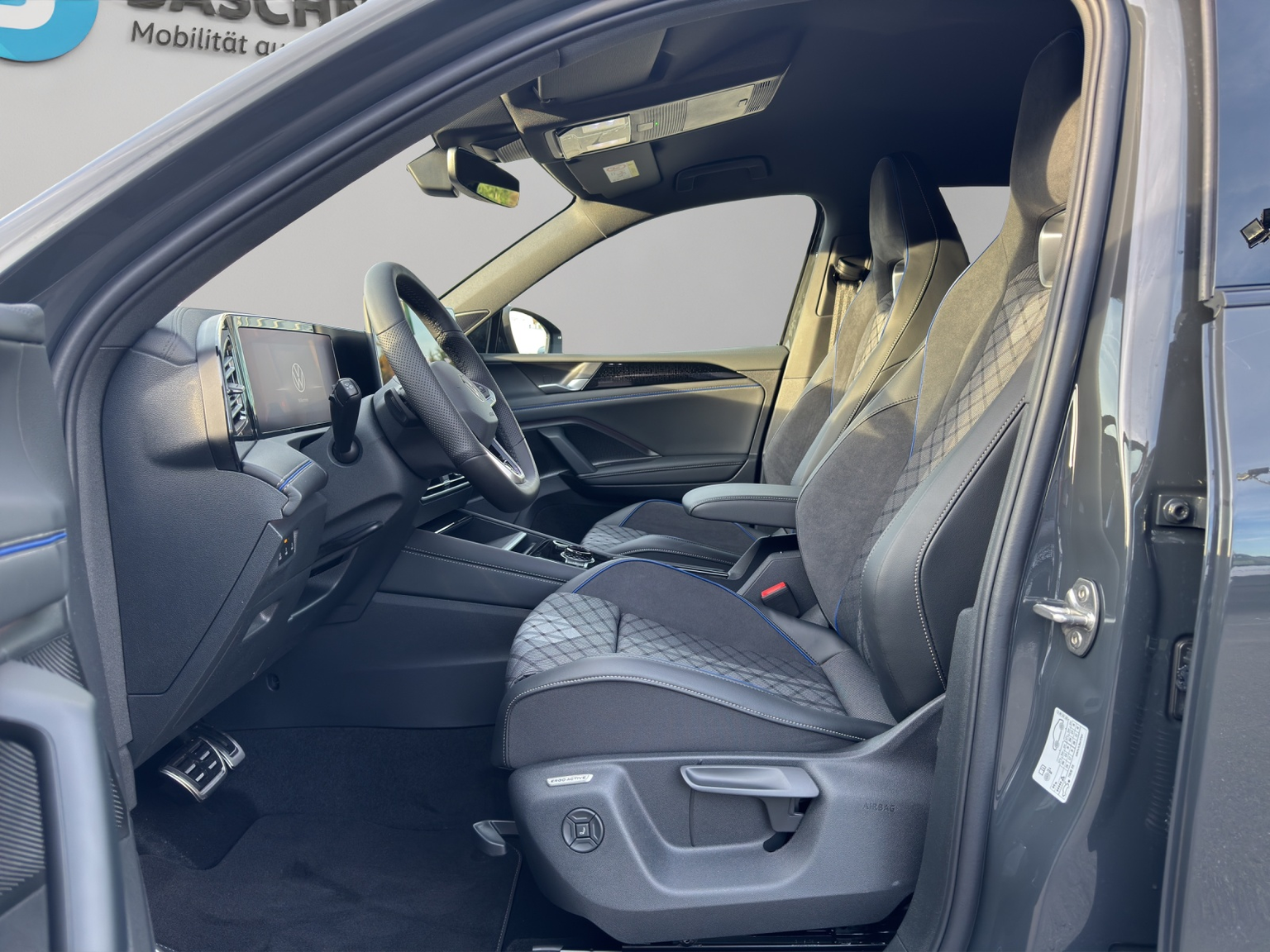 VW Tiguan 2.0 TDI SCR R-Line 4Motion DSG