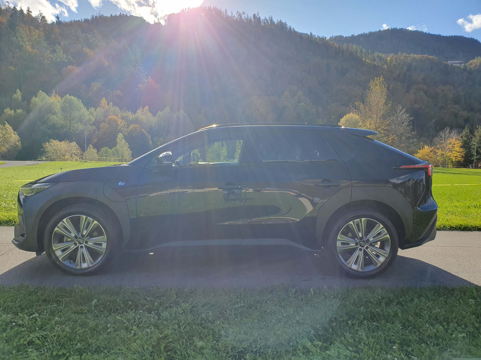 SUBARU Solterra eV Luxury AWD