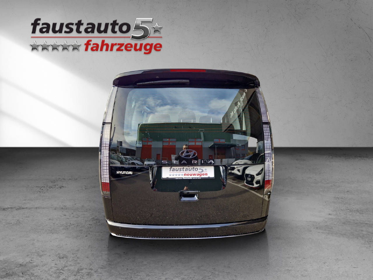 HYUNDAI Staria Premium Vertex 1.6 T-GDi HEV MY25