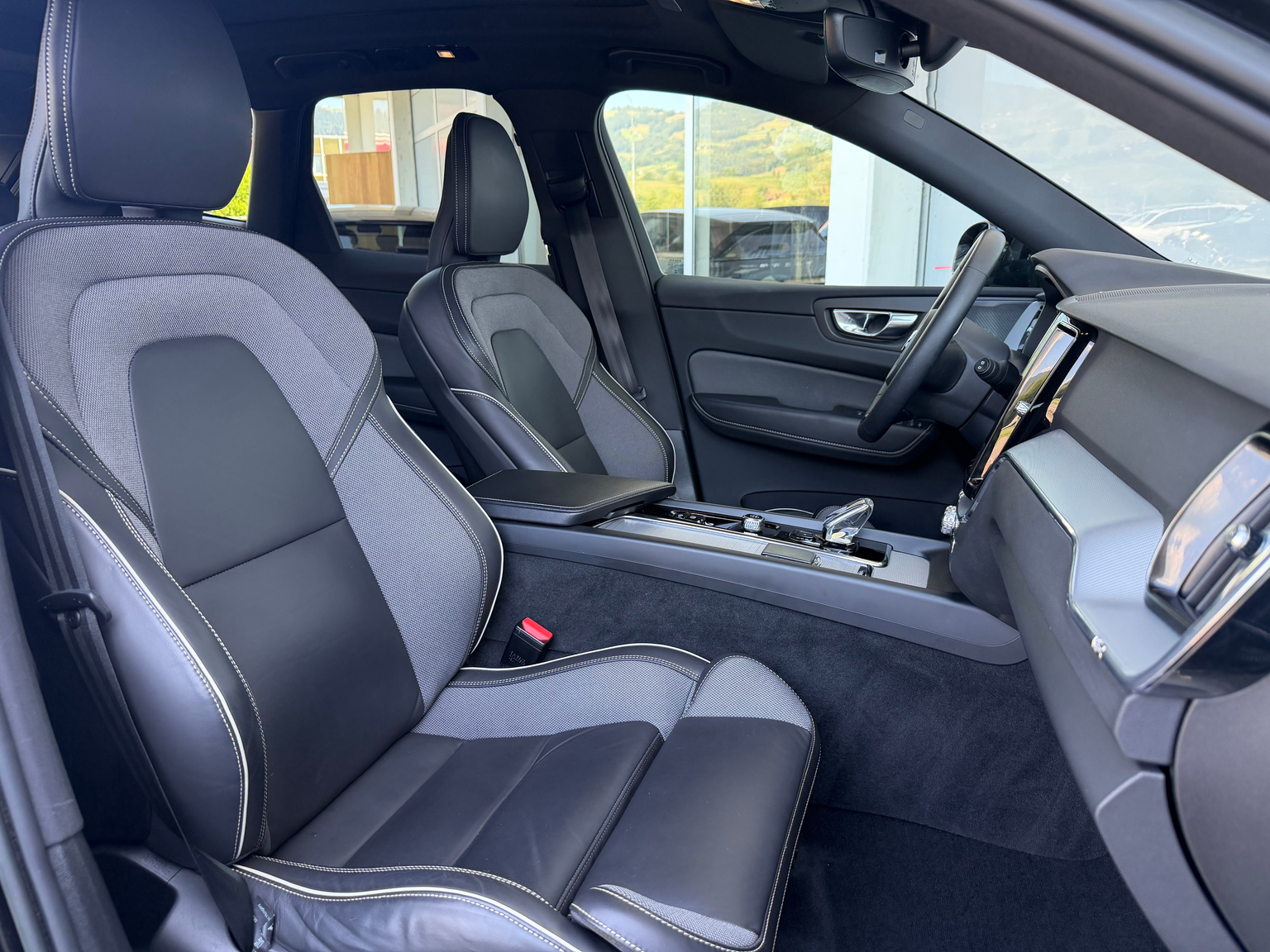 VOLVO XC60 T6 eAWD R-Design Geartronic