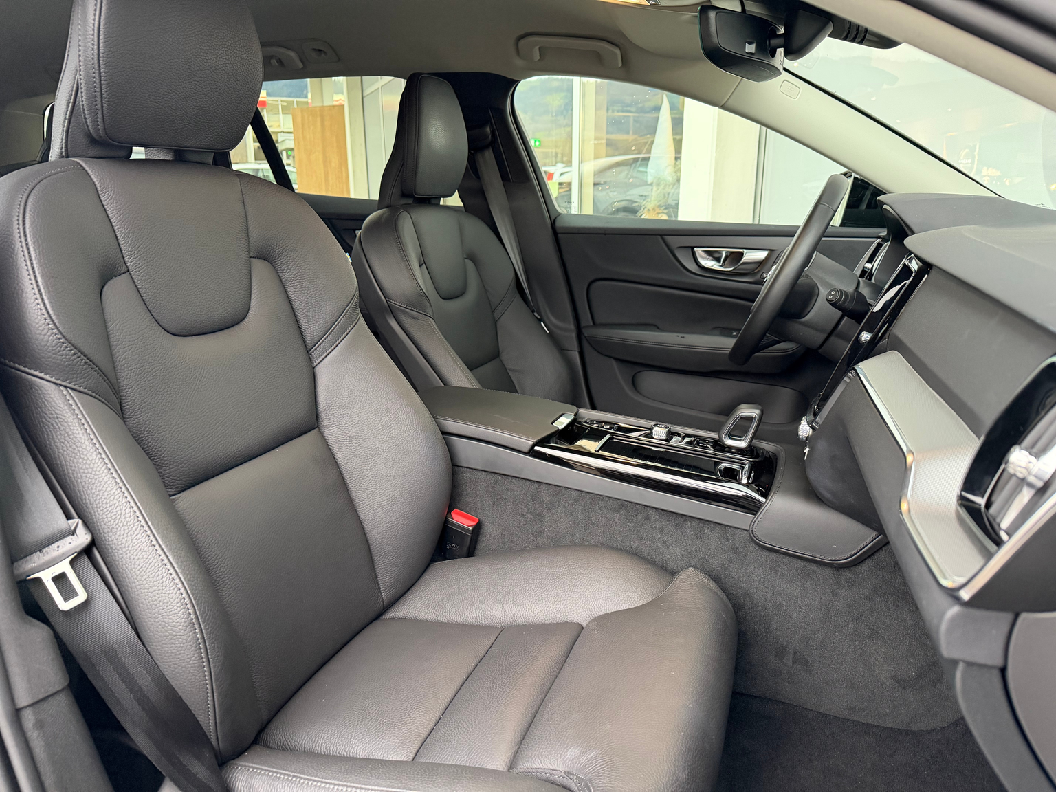 VOLVO V60 T6 eAWD Plus Dark Geartronic