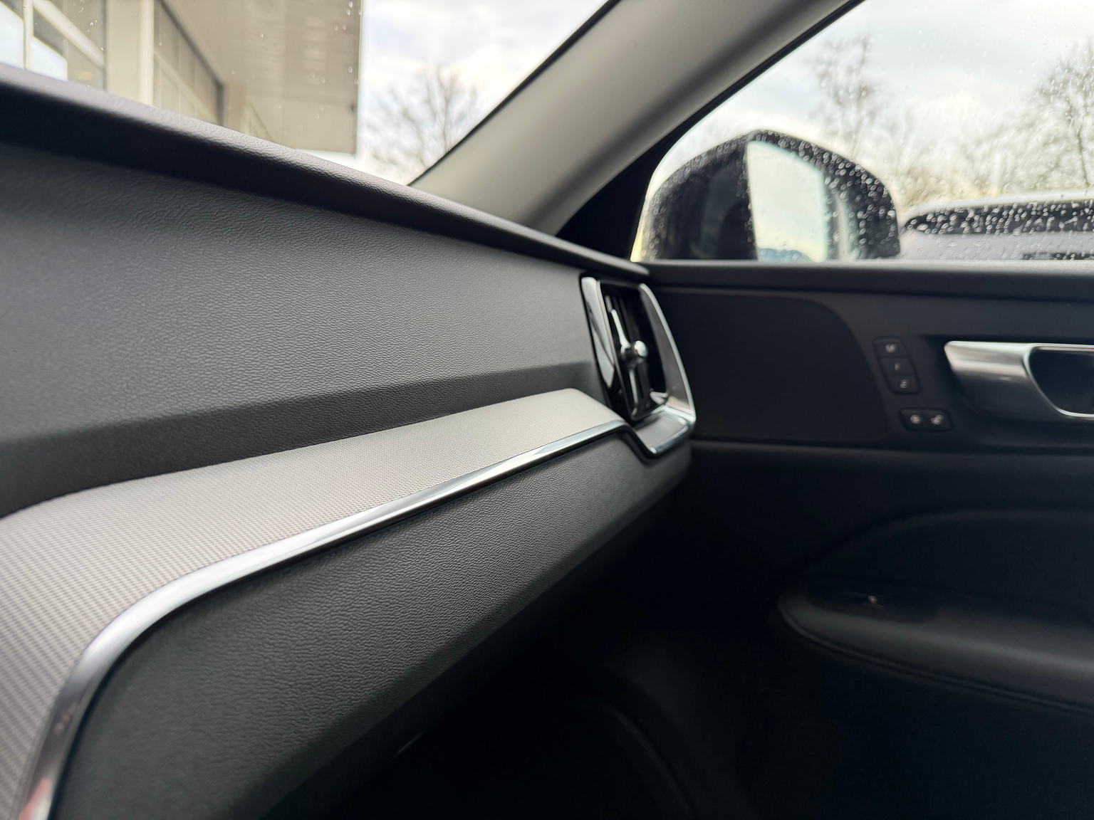 VOLVO V60 T6 eAWD Plus Dark Geartronic