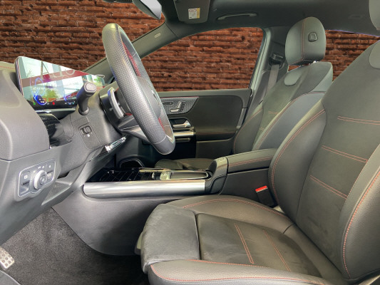 MERCEDES-BENZ EQA 350 4M Excellence
