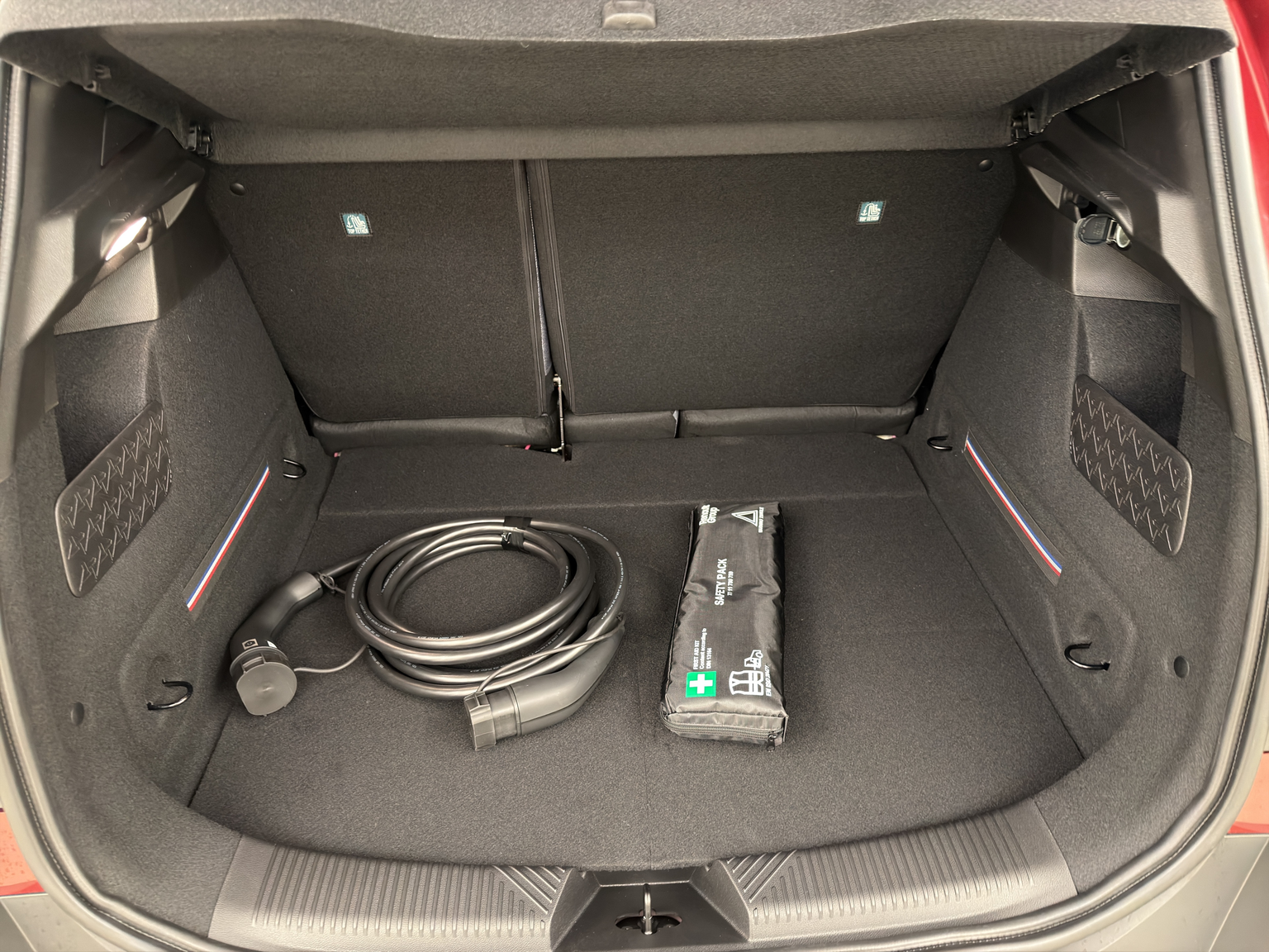 RENAULT R4 E-Tech Comfort Range techno