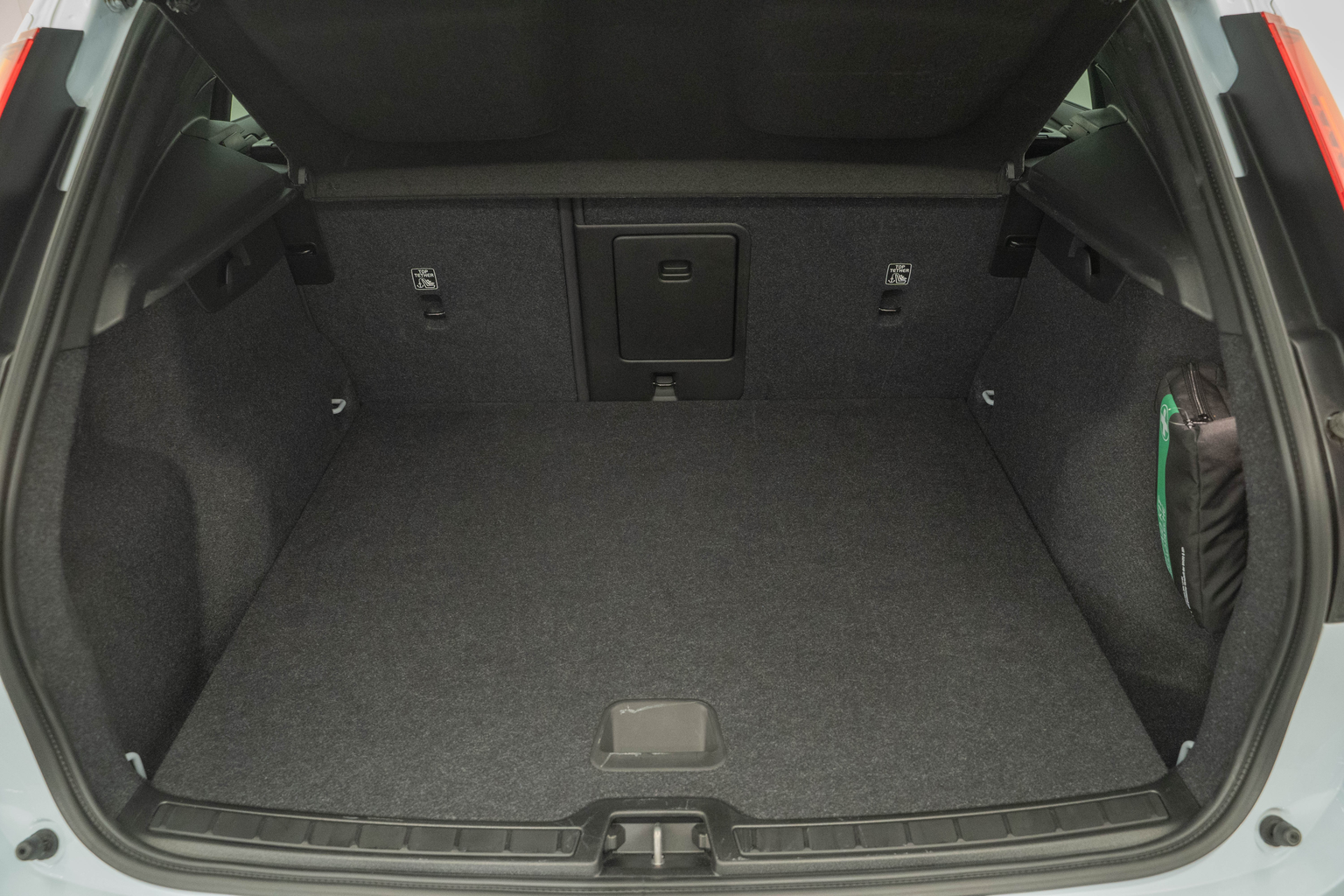 VOLVO XC40 1.5 T5 PiH Ultimate Dark
