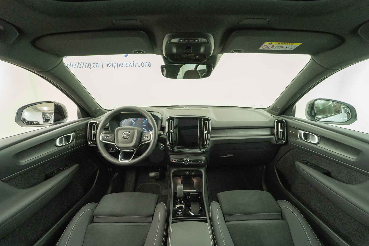 VOLVO XC40 1.5 T5 PiH Ultimate Dark