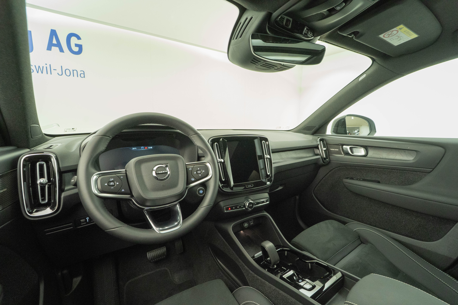 VOLVO XC40 1.5 T5 PiH Ultimate Dark