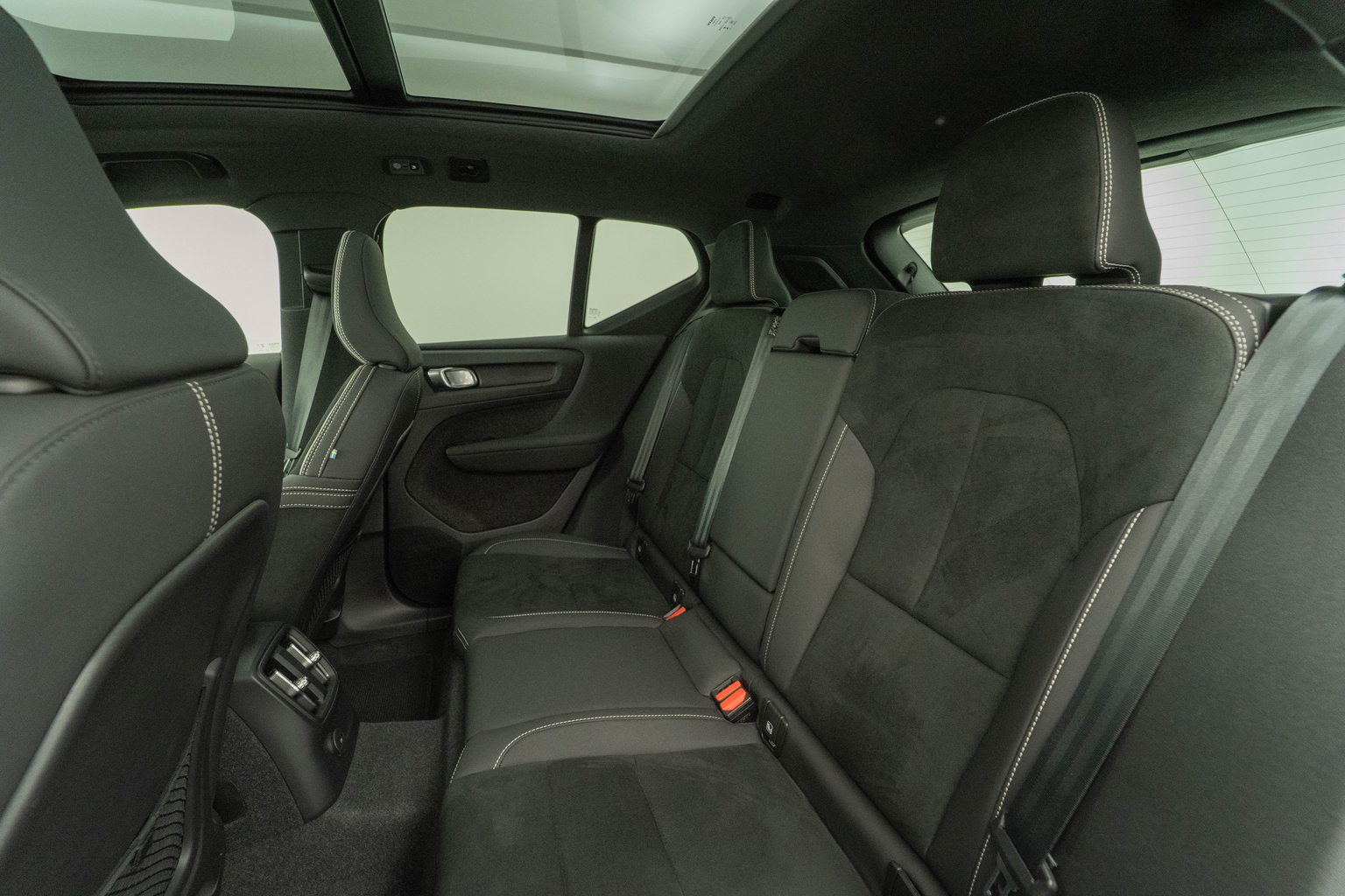 VOLVO XC40 1.5 T5 PiH Ultimate Dark