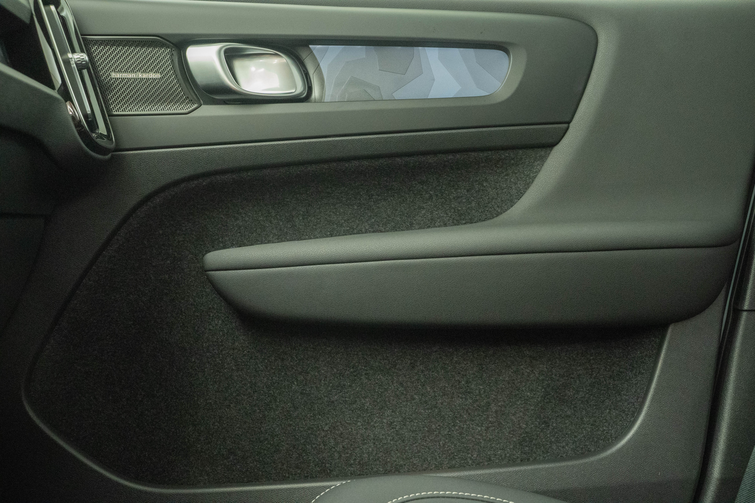 VOLVO XC40 1.5 T5 PiH Ultimate Dark