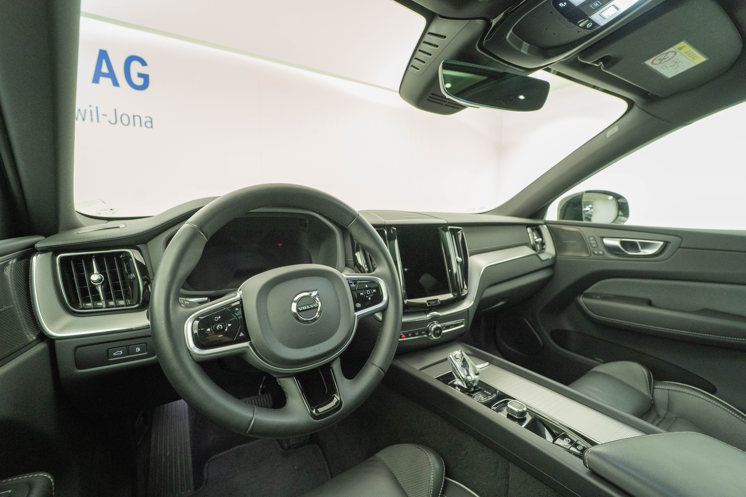 VOLVO XC60 2.0 T6 TE Ultimate Dark eAWD