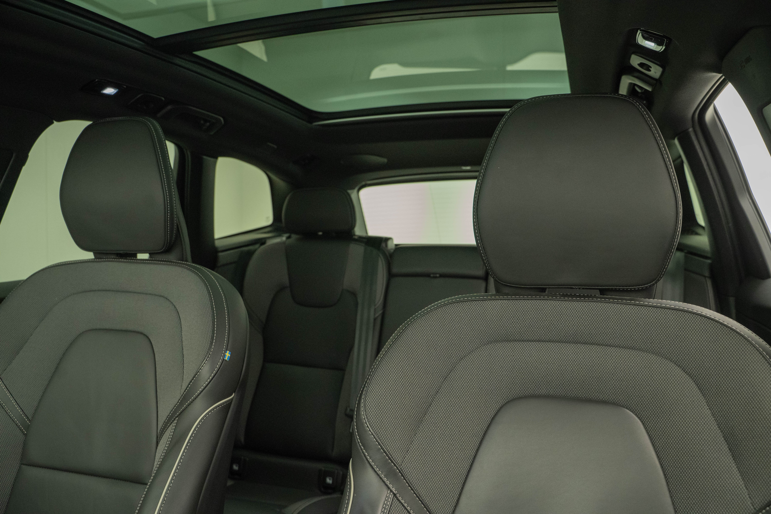 VOLVO XC60 2.0 T6 TE Ultimate Dark eAWD