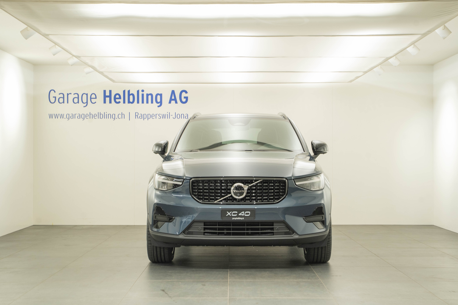 VOLVO XC40 2.0 B3 MH Plus Dark