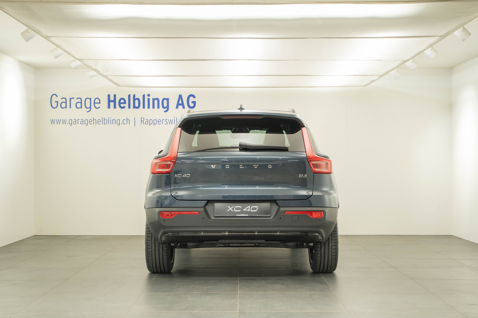 VOLVO XC40 2.0 B3 MH Plus Dark