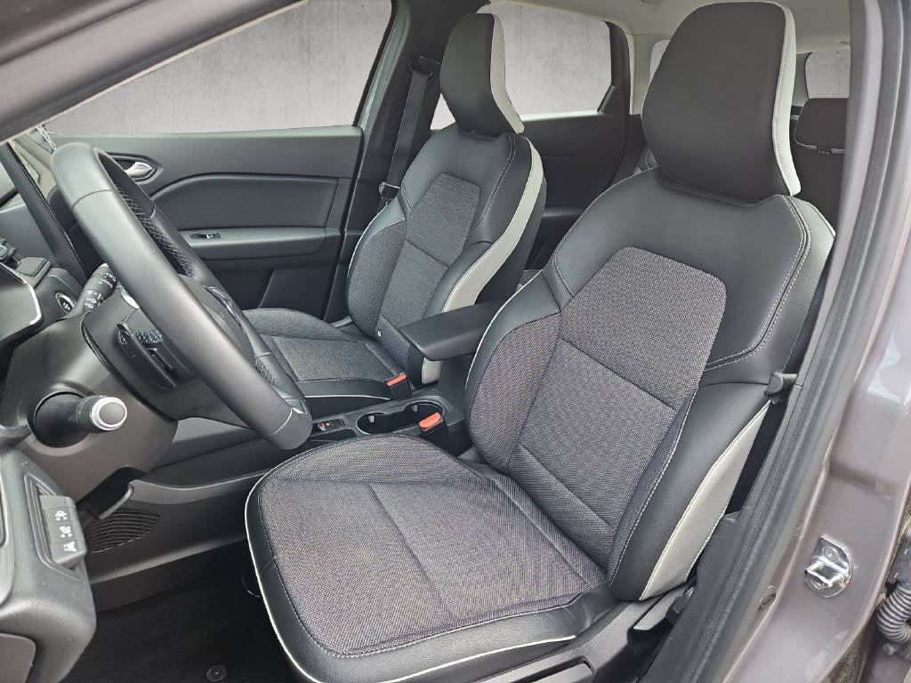 RENAULT Captur 1.3 TCe 140 Intens EDC