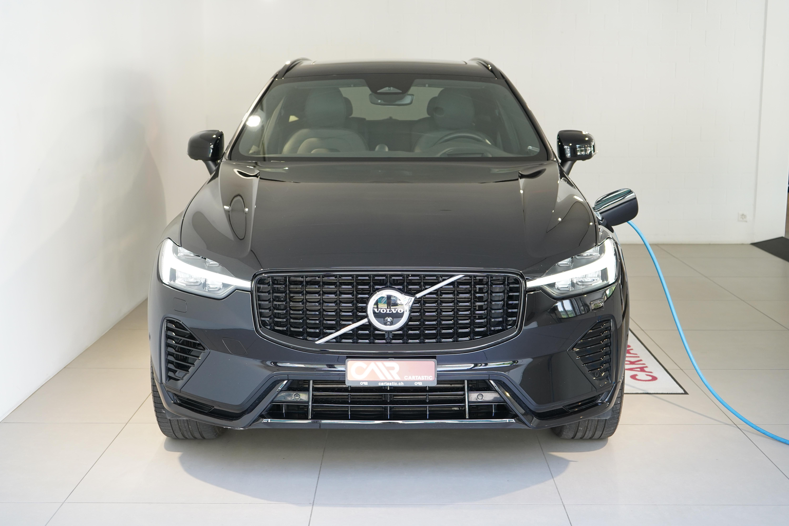 VOLVO XC60 2.0 T6 TE Ultimate Dark eAWD