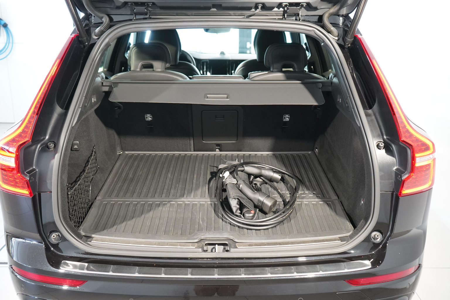 VOLVO XC60 2.0 T6 TE Ultimate Dark eAWD