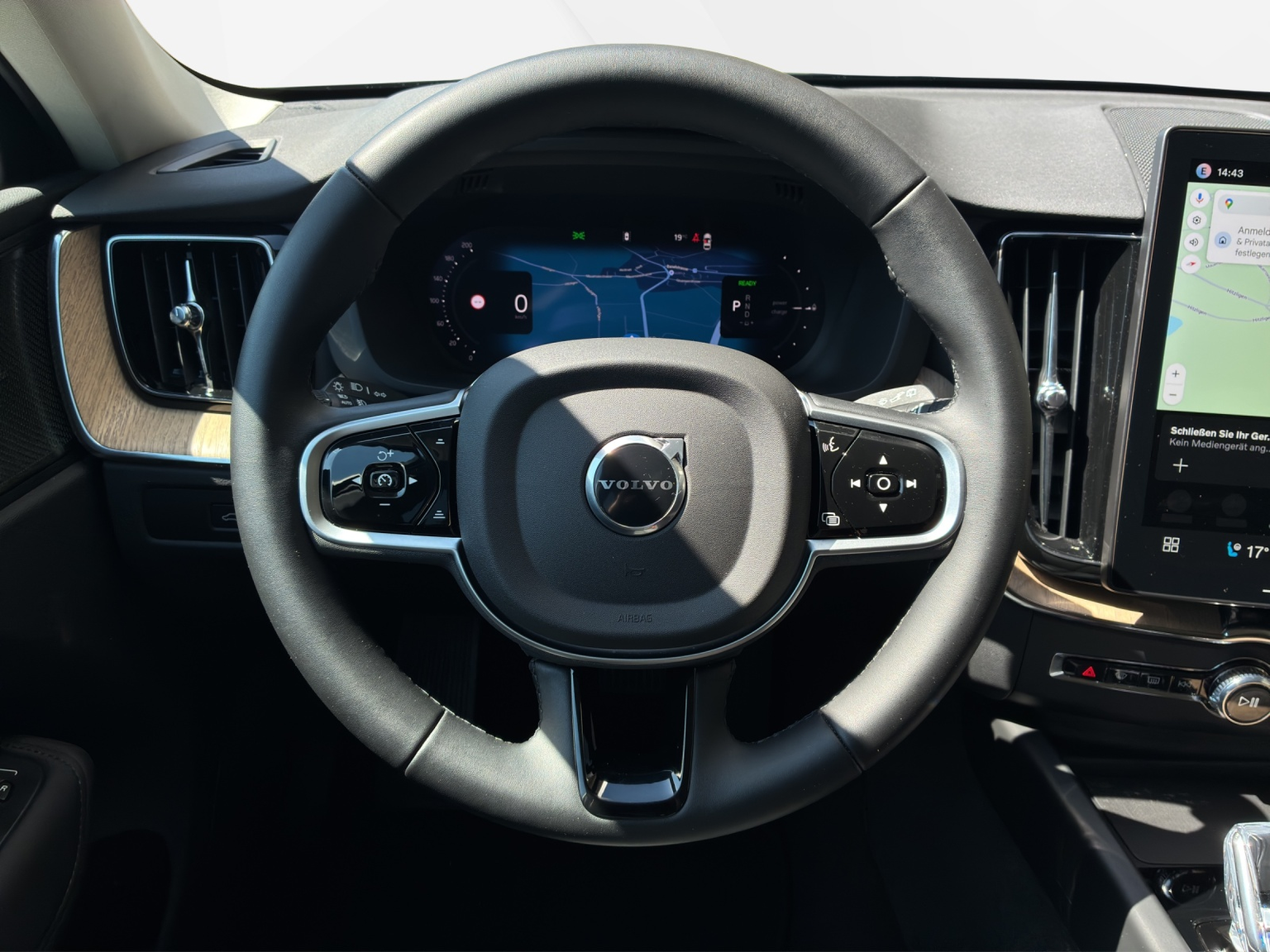 VOLVO XC60 2.0 T6 TE Plus Dark eAWD