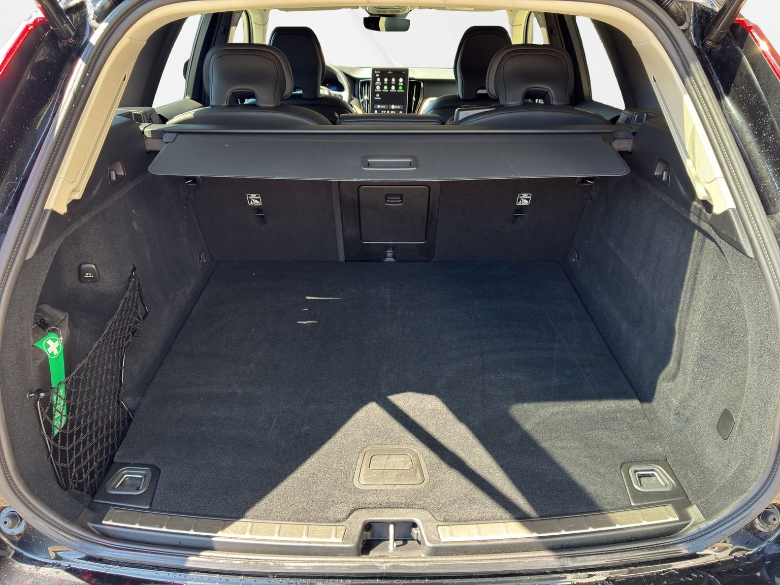 VOLVO XC60 2.0 T6 TE Plus Dark eAWD