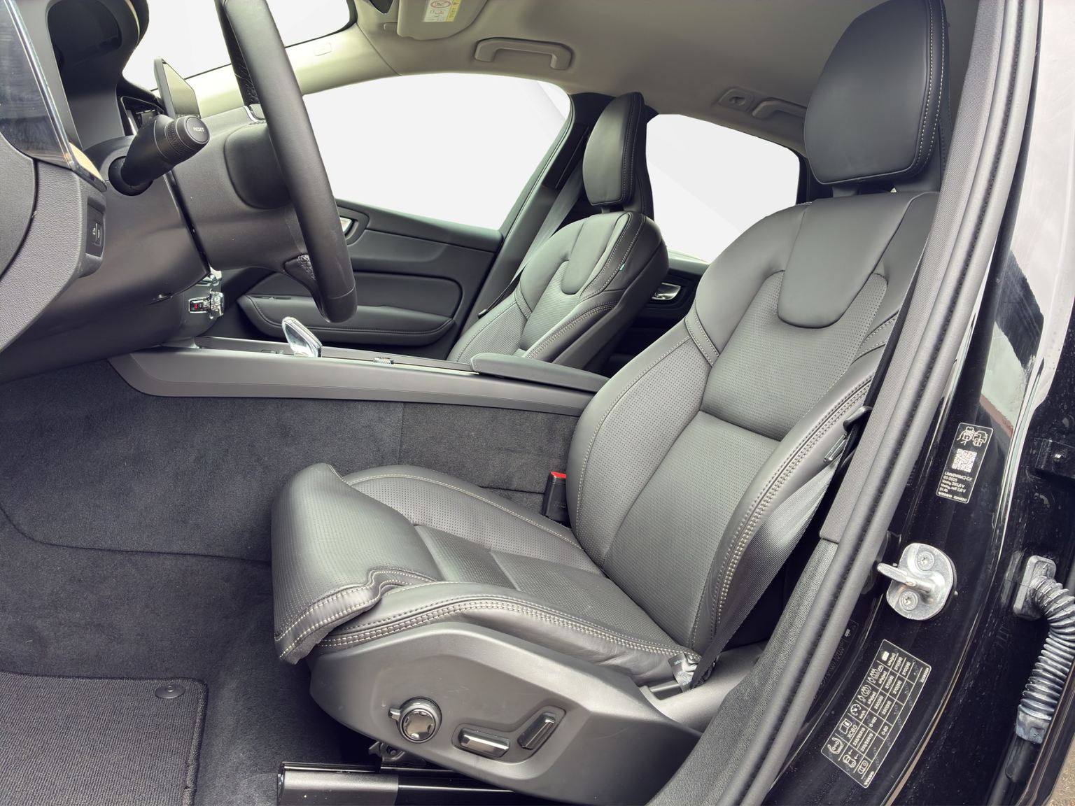 VOLVO XC60 2.0 T6 TE Plus Dark eAWD