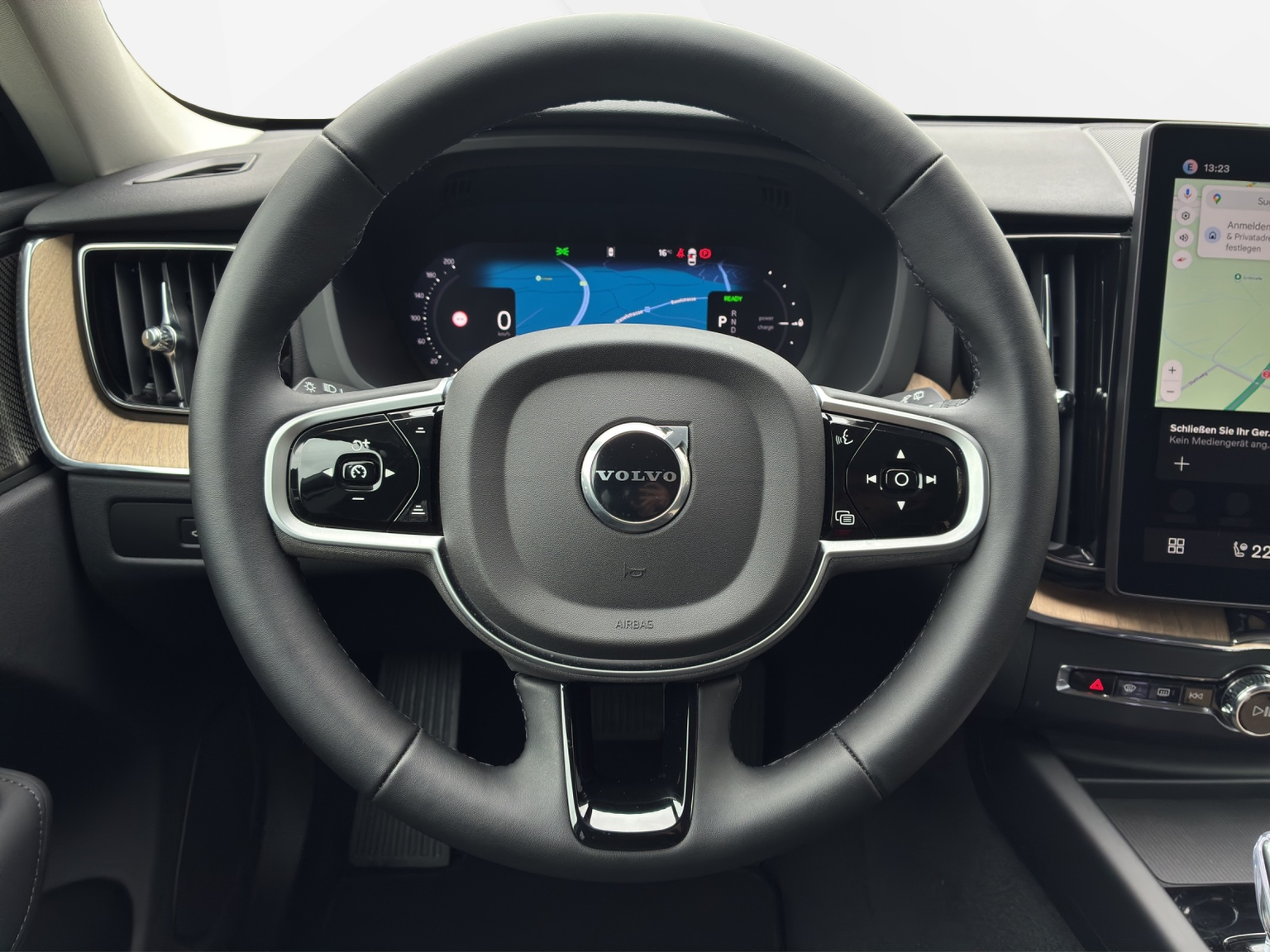 VOLVO XC60 2.0 T6 TE Plus Dark eAWD