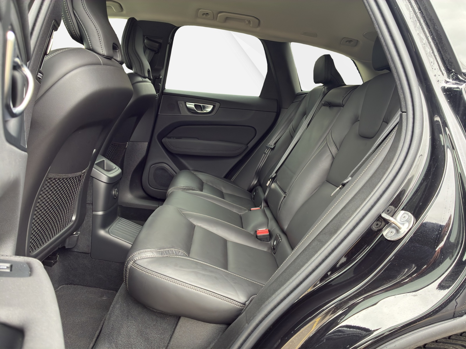 VOLVO XC60 2.0 T6 TE Plus Dark eAWD