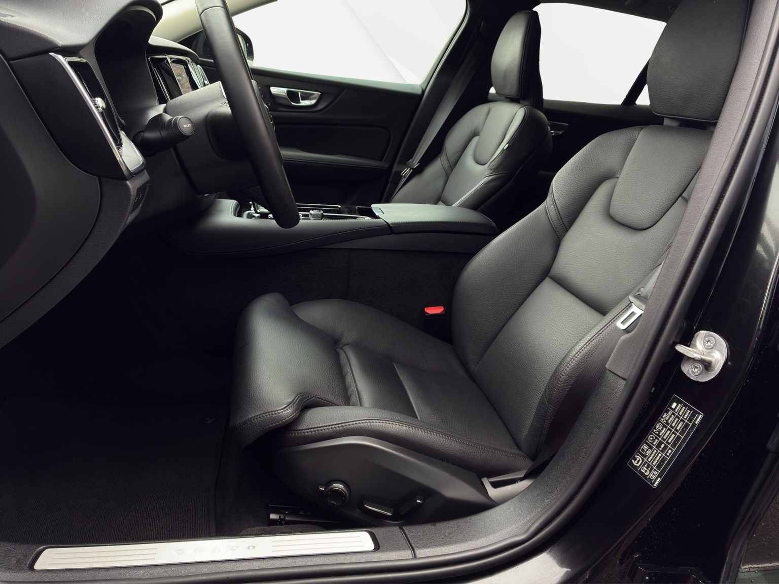 VOLVO V60 2.0 T6 TE Plus Dark eAWD