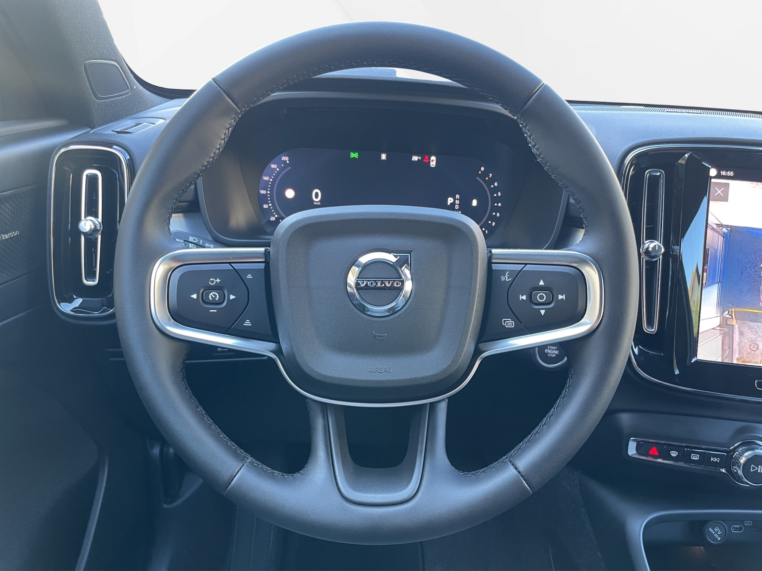 VOLVO XC40 2.0 B4 MH Plus Dark