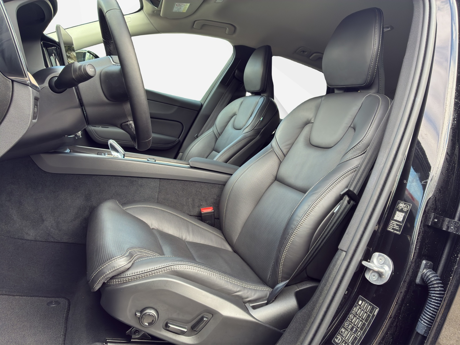 VOLVO XC60 2.0 T6 TE Plus Dark eAWD