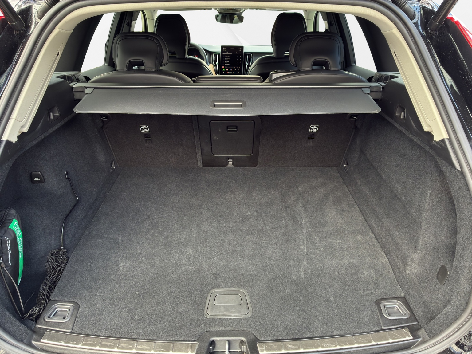 VOLVO XC60 2.0 T6 TE Plus Dark eAWD