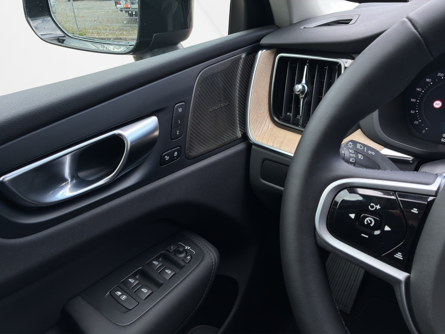VOLVO XC60 2.0 T6 TE Plus Dark eAWD