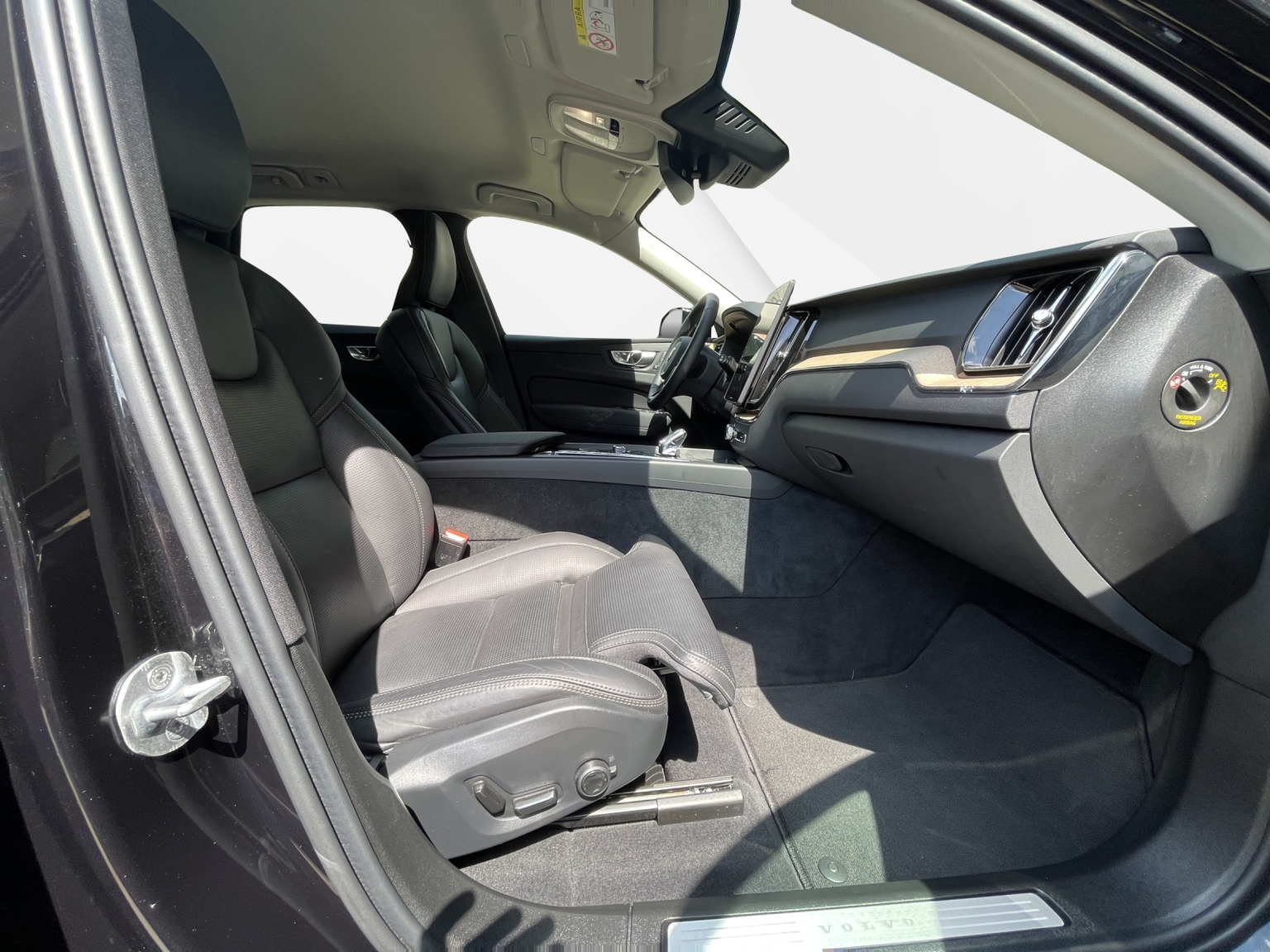 VOLVO XC60 2.0 T6 TE Plus Dark eAWD