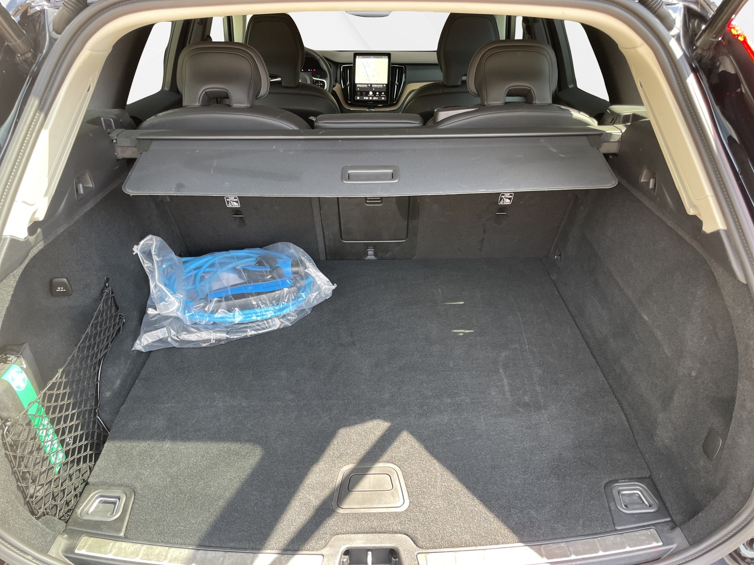 VOLVO XC60 2.0 T6 TE Plus Dark eAWD
