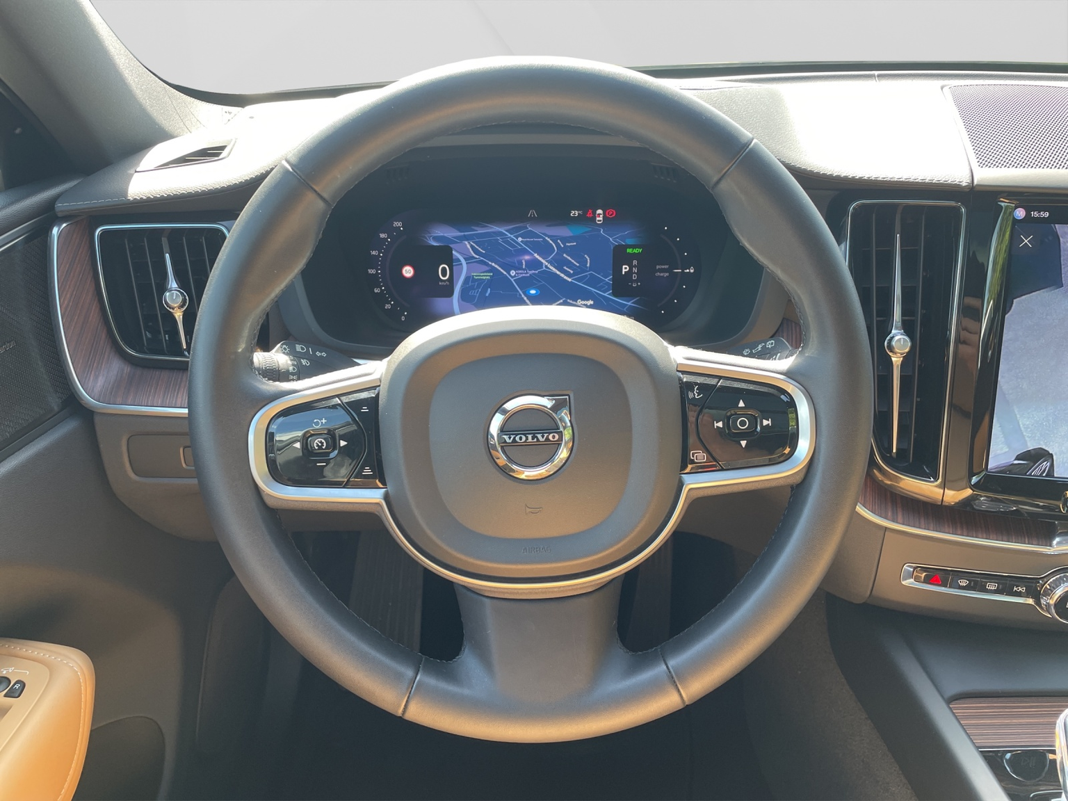 VOLVO XC60 2.0 T6 TE Ultimate Dark eAWD