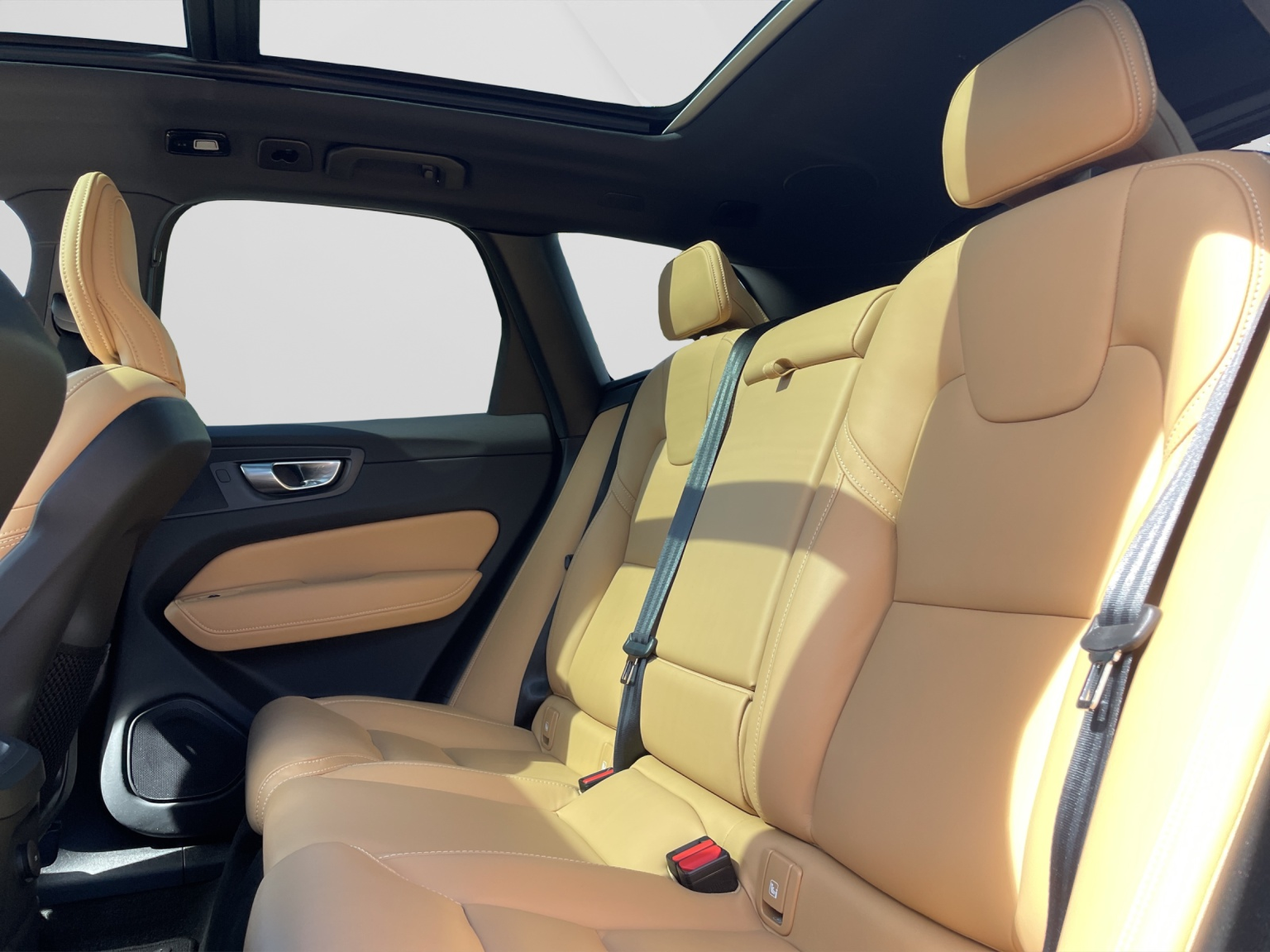 VOLVO XC60 2.0 T6 TE Ultimate Dark eAWD