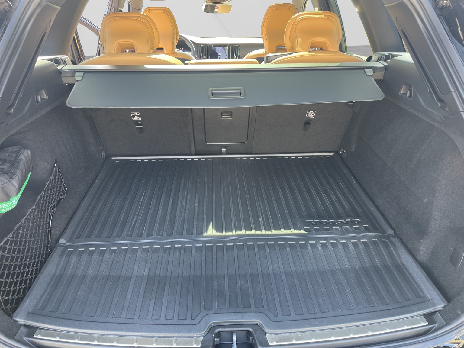 VOLVO XC60 2.0 T6 TE Ultimate Dark eAWD