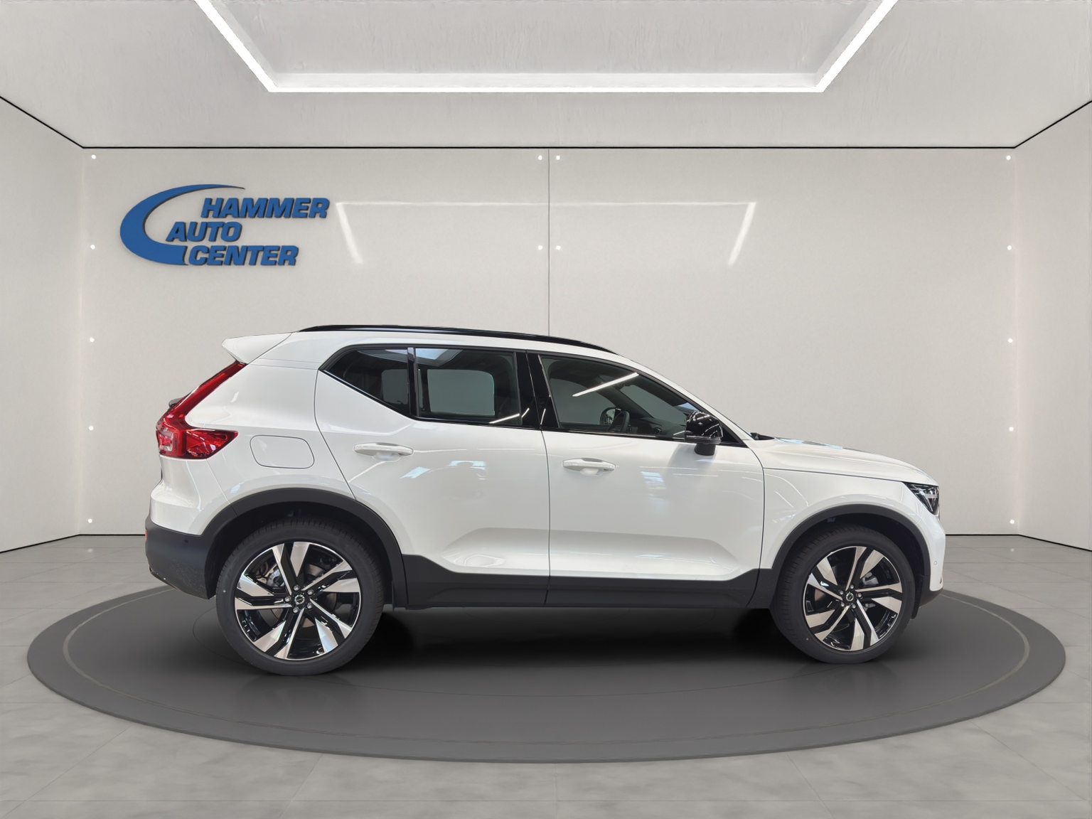 VOLVO XC40 2.0 B4 MH Ultra Dark
