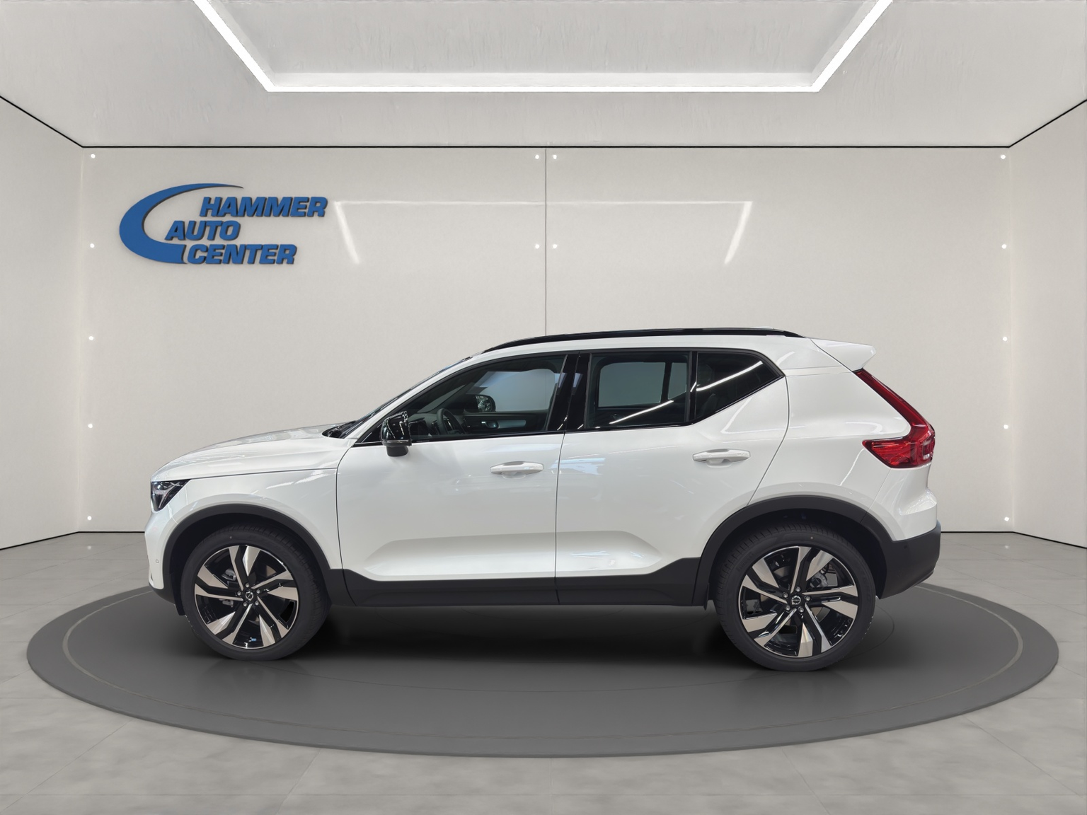 VOLVO XC40 2.0 B4 MH Ultra Dark