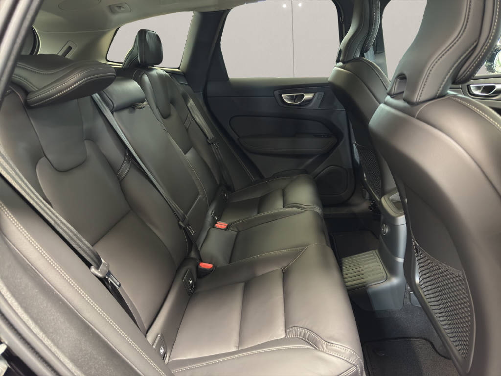 VOLVO XC60 2.0 T6 TE Ultra Dark eAWD
