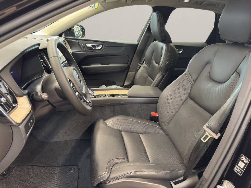 VOLVO XC60 2.0 T6 TE Ultra Dark eAWD